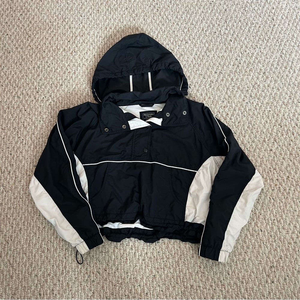 Abercrombie and Fitch cropped windbreaker black and white